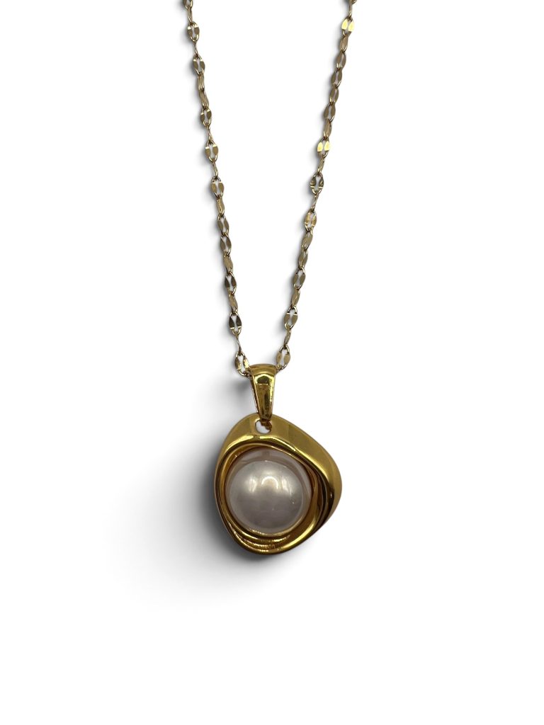 PEARL EMBRACE PENDANT