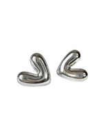 BOLD S HEARTS STUDS